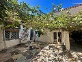 Geräumiges Landhaus mit 8 Zimmern zum Renovieren in Yecla in Daft on Spain 