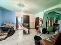 Geräumiges Landhaus mit 8 Zimmern zum Renovieren in Yecla in Daft on Spain 