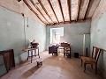 Geräumiges Landhaus mit 8 Zimmern zum Renovieren in Yecla in Daft on Spain 