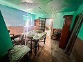 Geräumiges Landhaus mit 8 Zimmern zum Renovieren in Yecla in Daft on Spain 