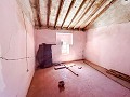 Geräumiges Landhaus mit 8 Zimmern zum Renovieren in Yecla in Daft on Spain 