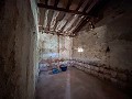 Geräumiges Landhaus mit 8 Zimmern zum Renovieren in Yecla in Daft on Spain 