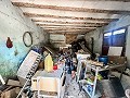 Geräumiges Landhaus mit 8 Zimmern zum Renovieren in Yecla in Daft on Spain 