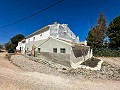 Geräumiges Landhaus mit 8 Zimmern zum Renovieren in Yecla in Daft on Spain 
