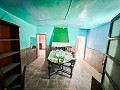 Geräumiges Landhaus mit 8 Zimmern zum Renovieren in Yecla in Daft on Spain 