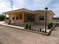 Espectacular villa de 3 dormitorios y 2 baños con piscina in Daft on Spain 