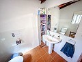 Magnificent country house with renovation potential in Almansa in Daft on Spain 