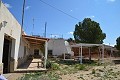 Maison troglodyte de 4 chambres sur un immense terrain in Daft on Spain 