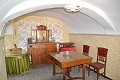 Maison troglodyte de 4 chambres sur un immense terrain in Daft on Spain 