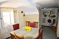 Maison troglodyte de 4 chambres sur un immense terrain in Daft on Spain 