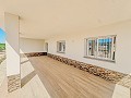 Impresionantes villas de nueva construcción con piscina y parcela incluidas in Daft on Spain 