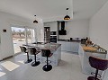Impresionantes villas de nueva construcción con piscina y parcela incluidas in Daft on Spain 