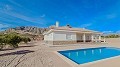 Impresionantes villas de nueva construcción con piscina y parcela incluidas in Daft on Spain 