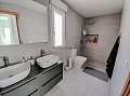 Impresionantes villas de nueva construcción con piscina y parcela incluidas in Daft on Spain 