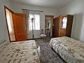 3 Bedroom house with large courtyard in Pinoso in Daft on Spain 
