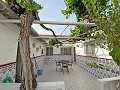 3 Bedroom house with large courtyard in Pinoso in Daft on Spain 