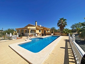 Schöne Villa mit 3 Schlafzimmern und 2 Bädern in La Zarza
