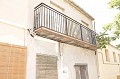 Casa de Pueblo de 4 Dormitorios con Terreno in Daft on Spain 