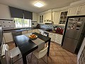 Amazing semi-detached villa in Petrer in Daft on Spain 
