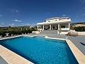 Storslået villa med 5 soveværelser og 4 badeværelser in Daft on Spain 