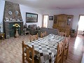 Villa mit Gästehaus und Pool in Daft on Spain 