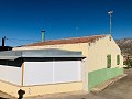 Landhaus mit Renovierungspotenzial und endlosen Möglichkeiten in Yecla in Daft on Spain 