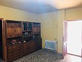 Landhaus mit Renovierungspotenzial und endlosen Möglichkeiten in Yecla in Daft on Spain 